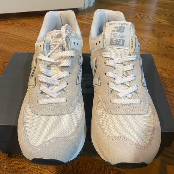 New balance Womens 574 core sz 8M new - Picture 6 of 6